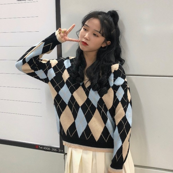 Bluză casual de damă cu decolteu spitz și mâneci lungi