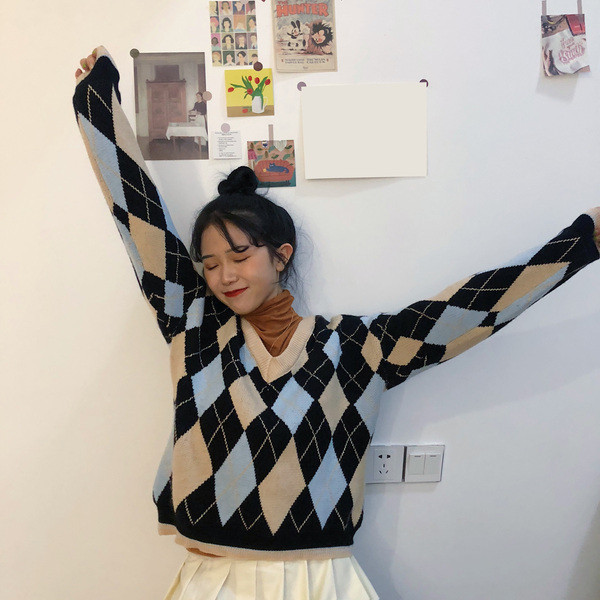 Bluză casual de damă cu decolteu spitz și mâneci lungi