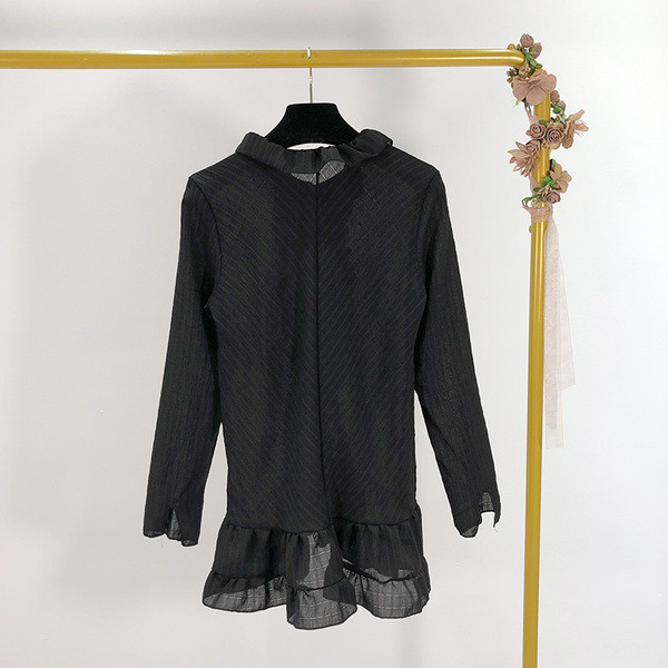 Cămașă lungă neagră cu mâneci lungi și nasturi