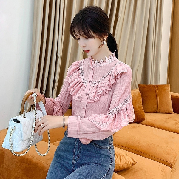 Stílusos női ing három színben, hosszú ujjal és csipkével