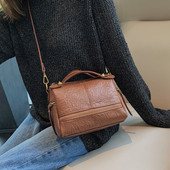 Modern női táska hosszú és rövid fülekkel, többféle színben