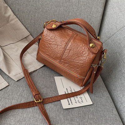 Modern női táska hosszú és rövid fülekkel, többféle színben