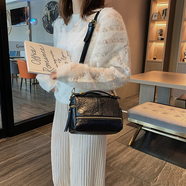 Modern női táska hosszú és rövid fülekkel, többféle színben