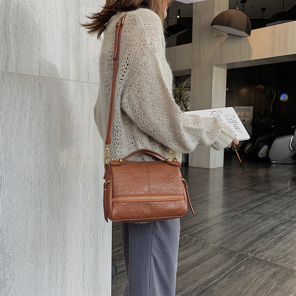 Modern női táska hosszú és rövid fülekkel, többféle színben