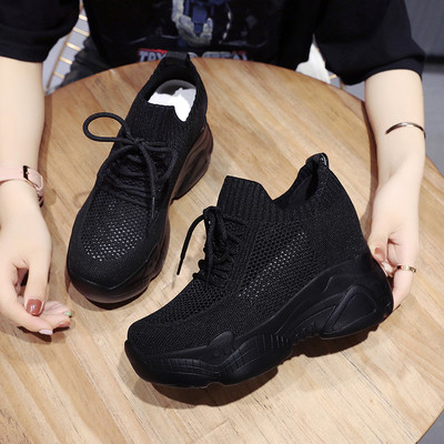 Női tornacipő magas talppal és fűzővel, többféle színben