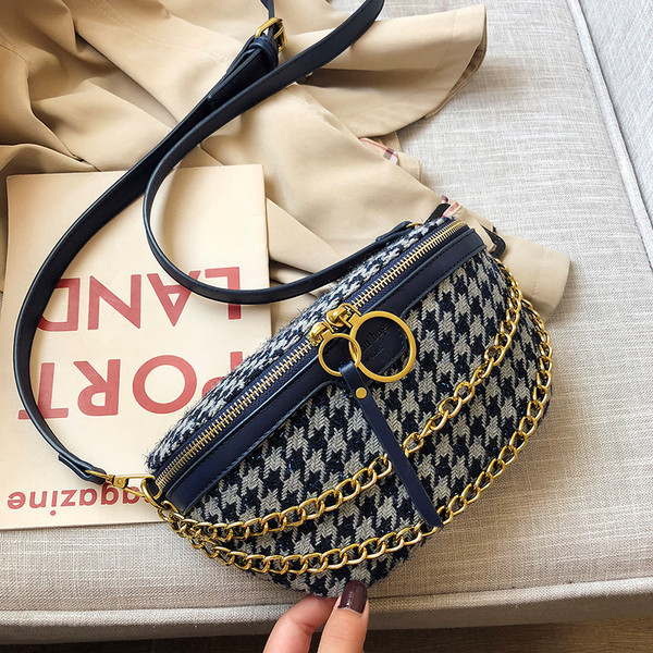 Női kockás táska fém elemekkel és cipzárral több színben