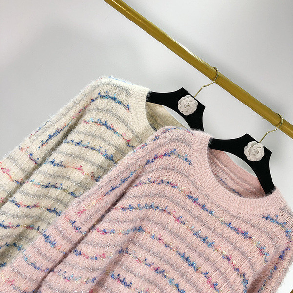 Alkalmi női pulóver ovális nyakkivágással és hosszú ujjú bézs és rózsaszín színben