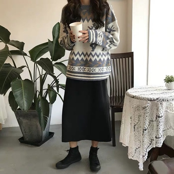 Női széles pulóver két színben, ovális nyakkivágással