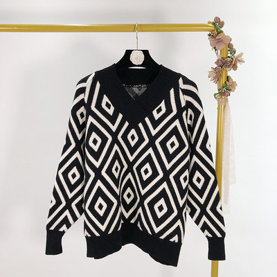 Pulover casual in gri si negru cu model