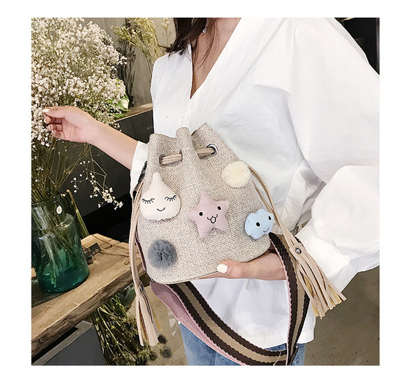 Női táska típusú táska rövid és hosszú füllel, fekete és bézs színben