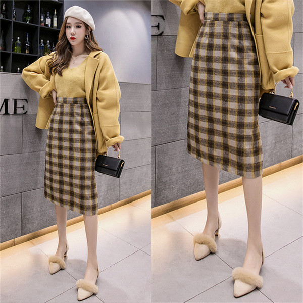 Modern női kockás szoknya barna és fekete színben