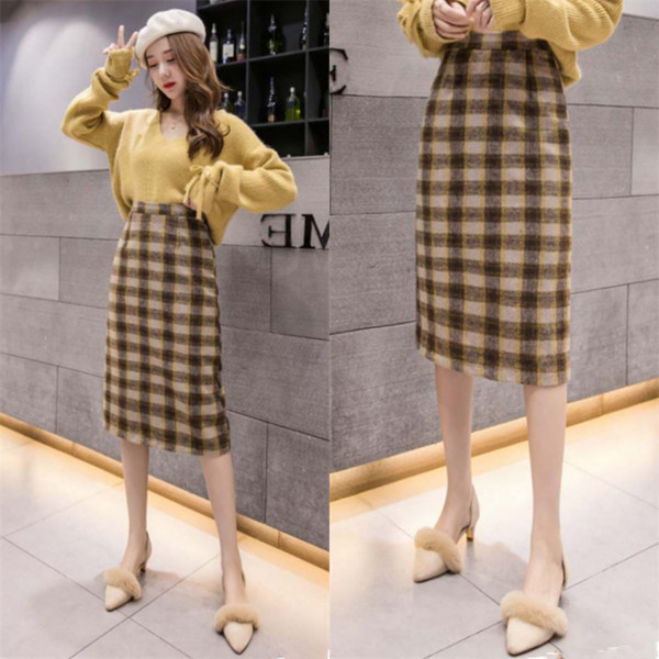 Modern női kockás szoknya barna és fekete színben