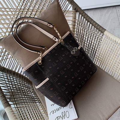 Modern női táska cipzárral, két színben