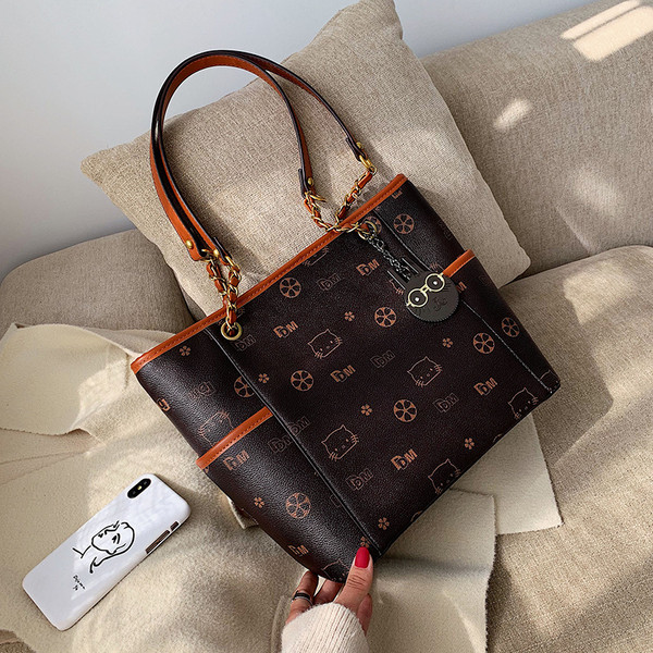 Modern női táska cipzárral, két színben