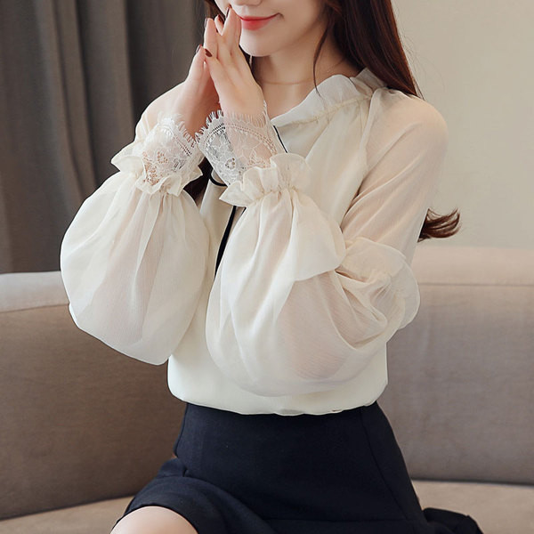 Új modell modern női ing, fehér és rózsaszín nyakkendővel