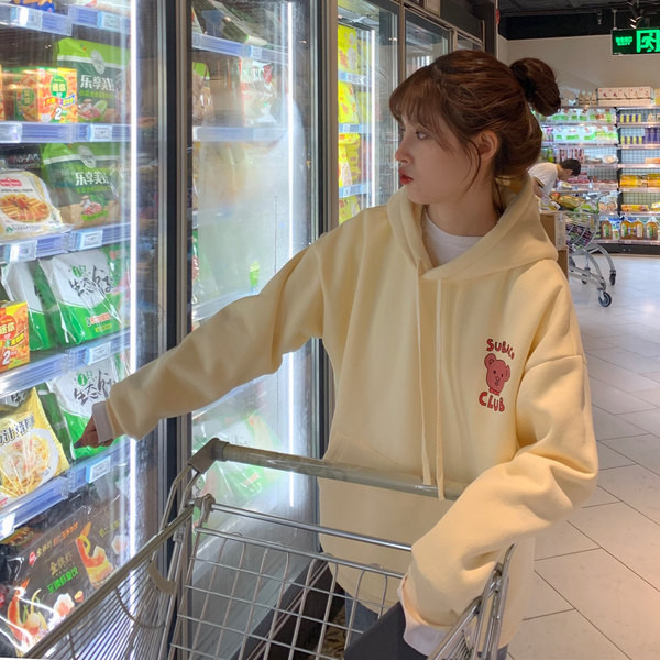 Női pulóver két színben kapucnival és rátéttel