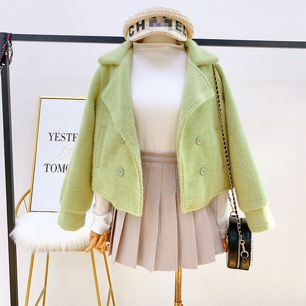 Modern női rövid kabát zsebekkel, két színben