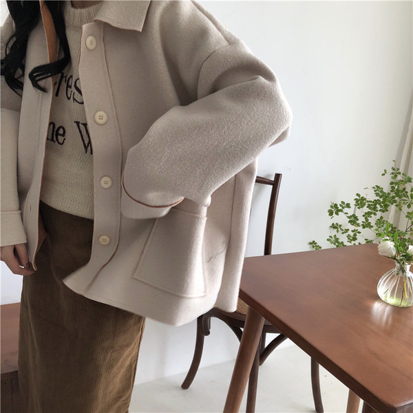 Női aktuális rövidkabát két színben