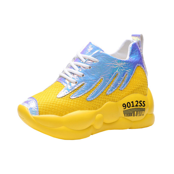 Stílusos női tornacipő érdes talppal, fényes hatással három színben