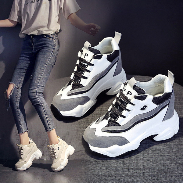 Γυναικεία αθλητικά πάνινα παπούτσια σε δύο χρώματα με ψηλή πλατφόρμα