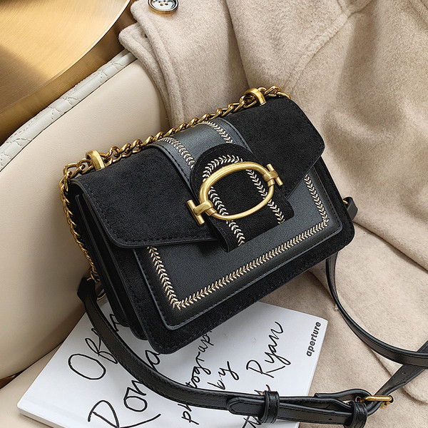 Modern női táska fém elemmel több színben