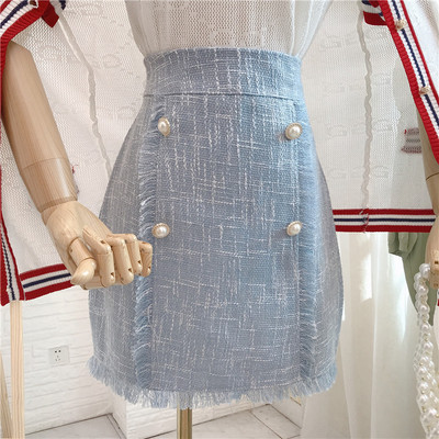 Aktuális női szoknya gombokkal, négy színben