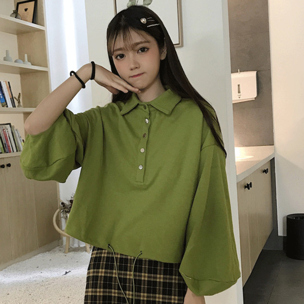 Női rövid blúz három színben, széles ujjakkal és nyakkendőkkel