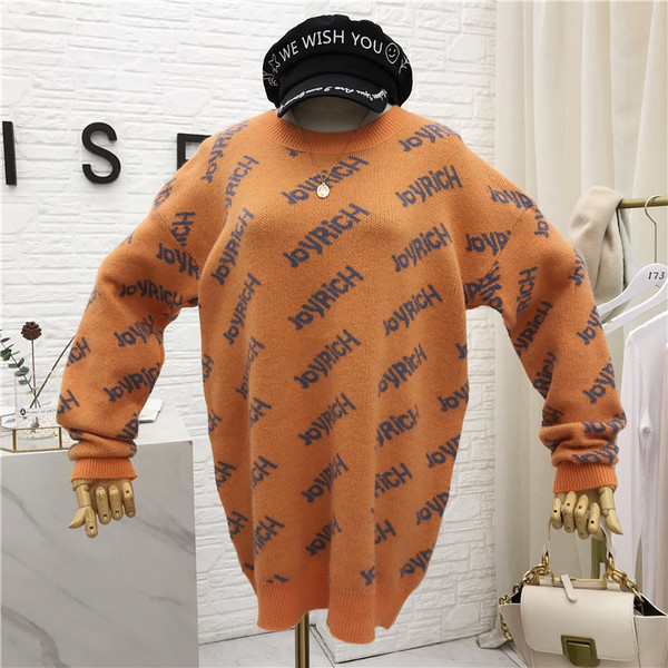 Hosszú női pulóver rózsaszín, narancssárga és zöld feliratokkal