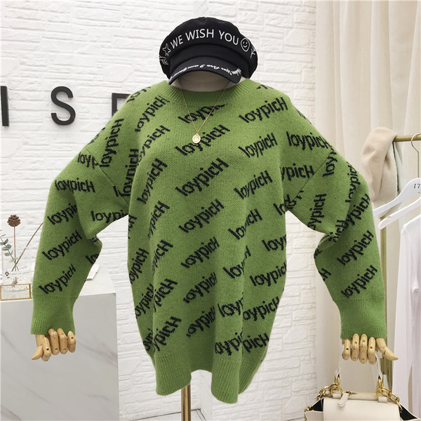 Hosszú női pulóver rózsaszín, narancssárga és zöld feliratokkal