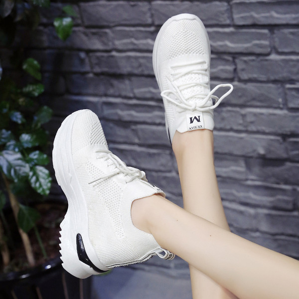 Női alkalmi sportcipő fehér, fekete és rózsaszín színben