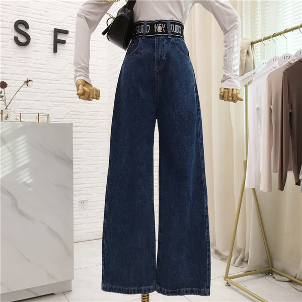 Aktuális női széles farmer, magas derékkal, fekete és kék feliratokkal