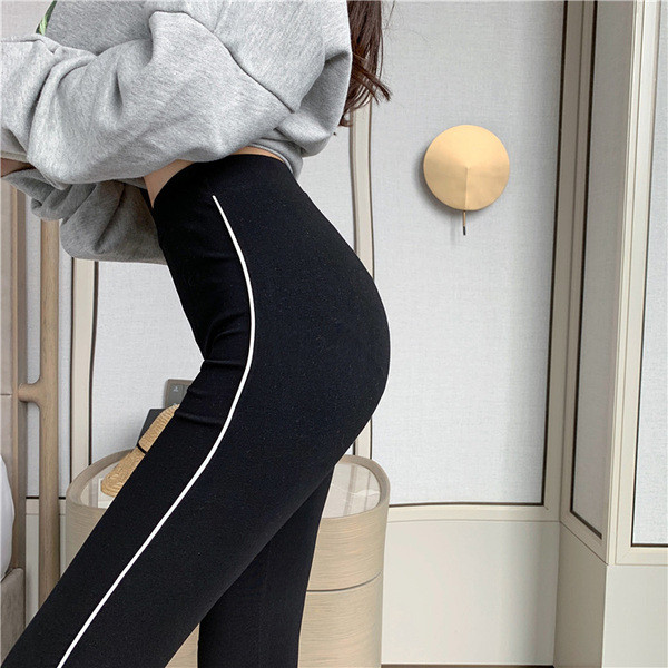 Női leggings Karcsú fekete színű modell szegéllyel