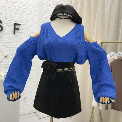 Pulover de dama modern cu decolteu spitz si umerii goi in mai multe culori