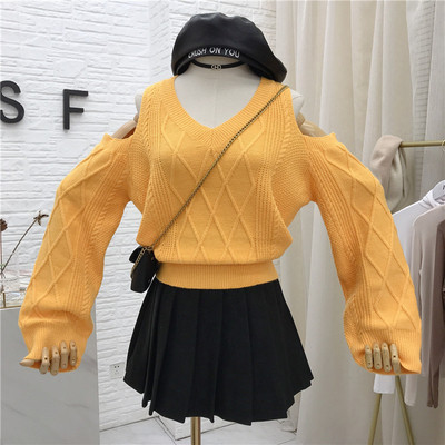 Pulover de dama modern cu decolteu spitz si umerii goi in mai multe culori