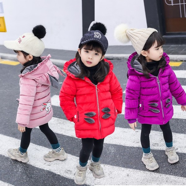 Modern gyerekkabát három színben, rátéttel és 3D elemmel lányoknak