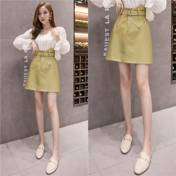 Modern női rövid szoknya eko bőrből, övvel több színben