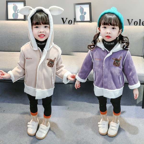 Gyerekkabát lányoknak három színben hímzéssel és 3D elemmel