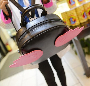 Női hátizsák 3D angyalszárnyakkal, különböző színekben