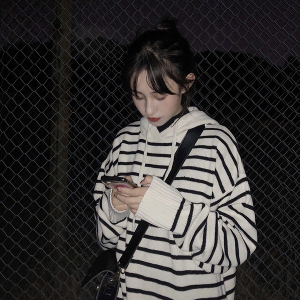 Női alkalmi kötött blúz kapucnival