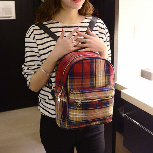 Női kockás hátizsák különböző árnyalatokban