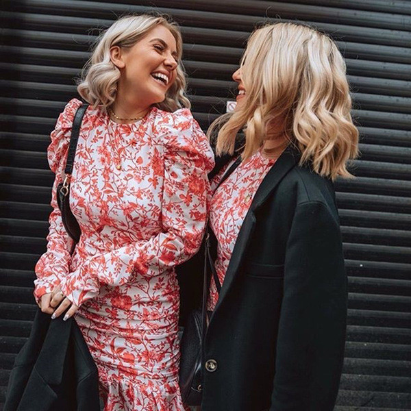 Modern női rövid ruha hosszú ujjal, két színben