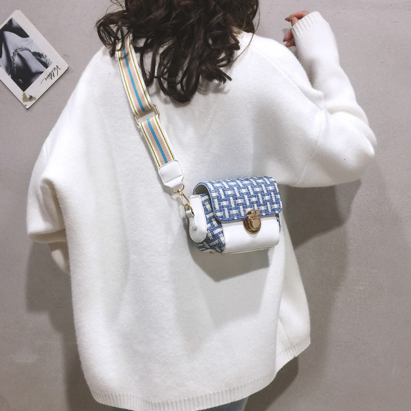 Modern női táska hosszú füllel, zöld, kék, fekete, barna és piros színben