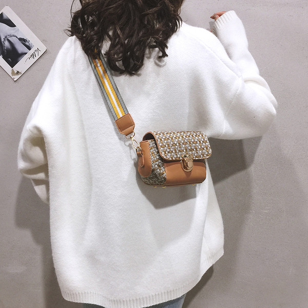 Modern női táska hosszú füllel, zöld, kék, fekete, barna és piros színben