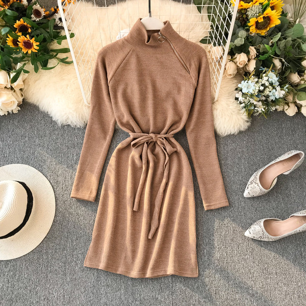 Alkalmi női ruha cipzárral és derékkötővel, fekete és barna színben