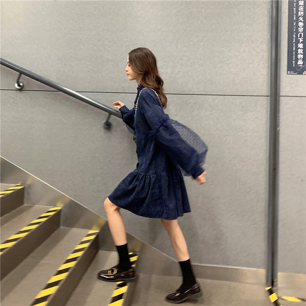 Modern női hosszú kék ruha, tüll