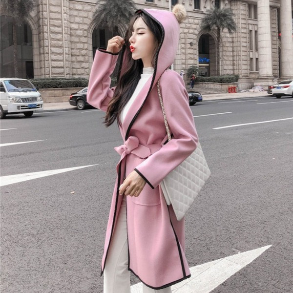 Őszi női kabát kapucnival rózsaszín és bézs színben