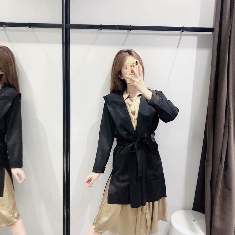 Дълго тънко палто с колан и качулка в три цвята от еко велур