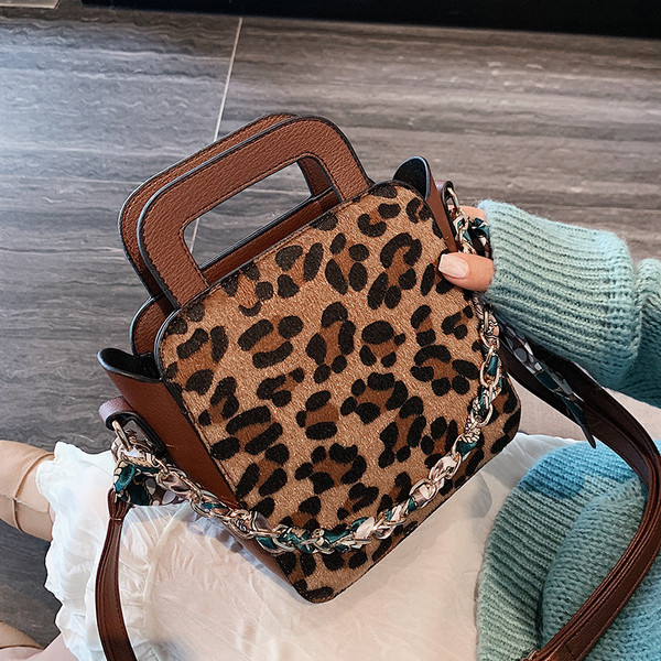 Modern női táska hosszú és rövid fülekkel, többféle színben