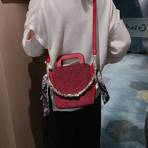 Modern női táska hosszú és rövid fülekkel, többféle színben