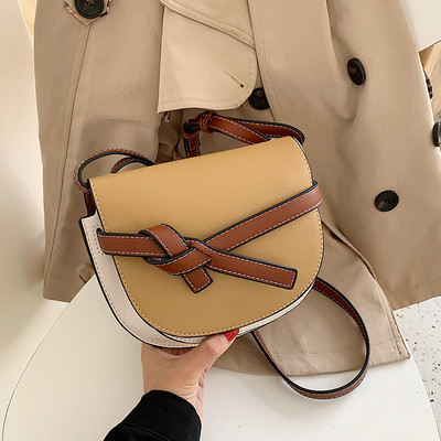 Női bőr táska hosszú füllel több színben